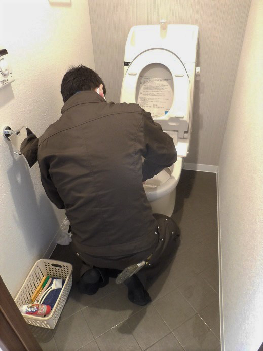 福岡県内最安値！格安ハウスクリーニング専門「情熱清掃団」のトイレの水拭き・洗浄